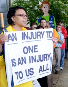 Walmart workers in Maryland picket outside their store in the buildup to the national mobilization to Bentonville
